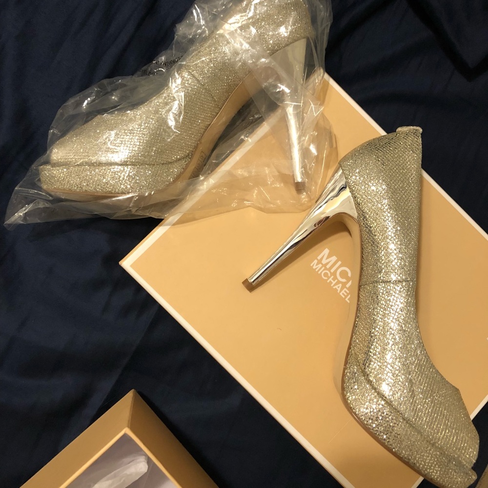 Michael Kors silver glitter platform - Picture 4 of 4